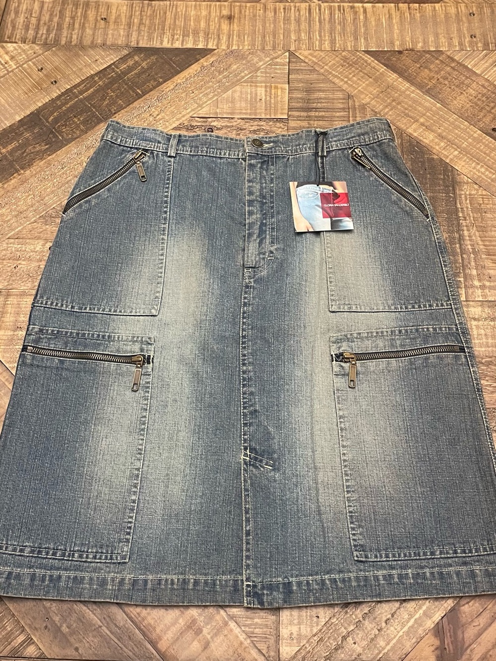 Gloria Vanderbilt faded blue denim cargo midi skirt